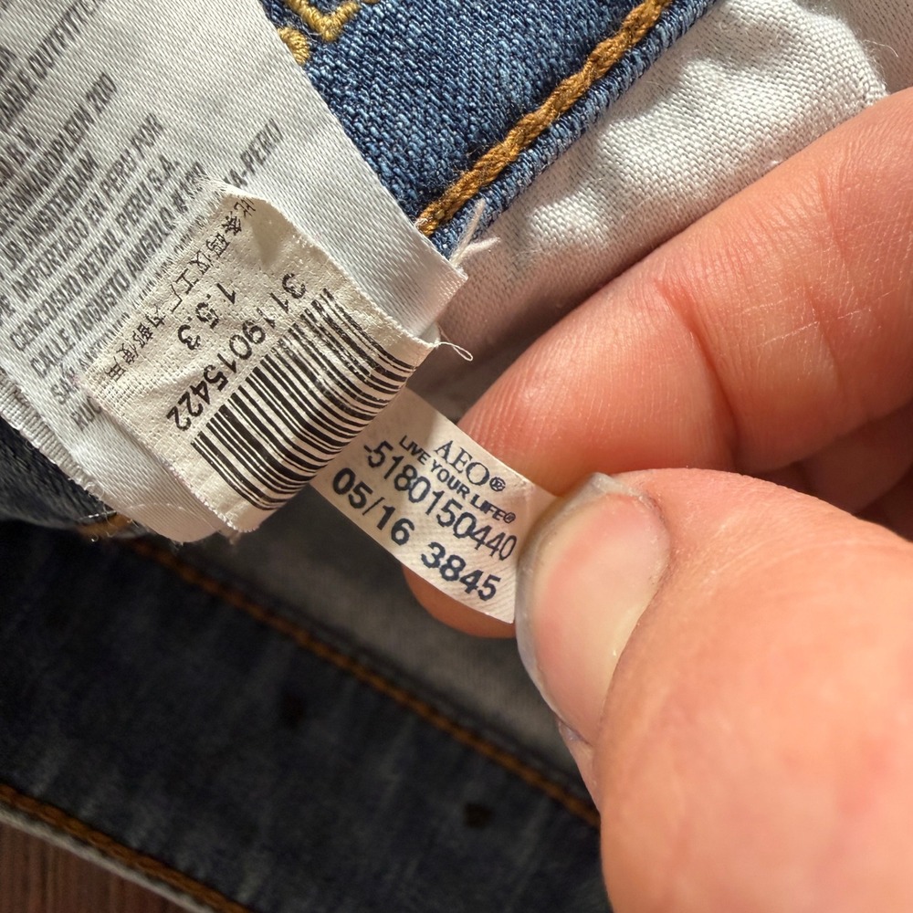 American Eagle Jeans Mens 31x32 Blue Slim Straight Stretch Faded Whiskers - Picture 9 of 10
